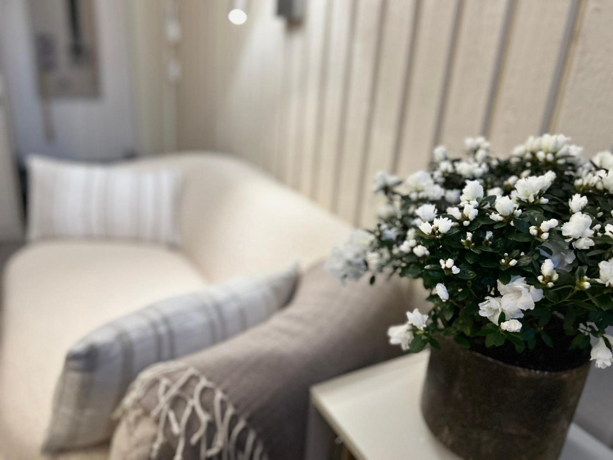 Lilla Huset Bed & Breakfast - Countryside Guesthouse, Free Parking เออเรบรู ภายนอก รูปภาพ